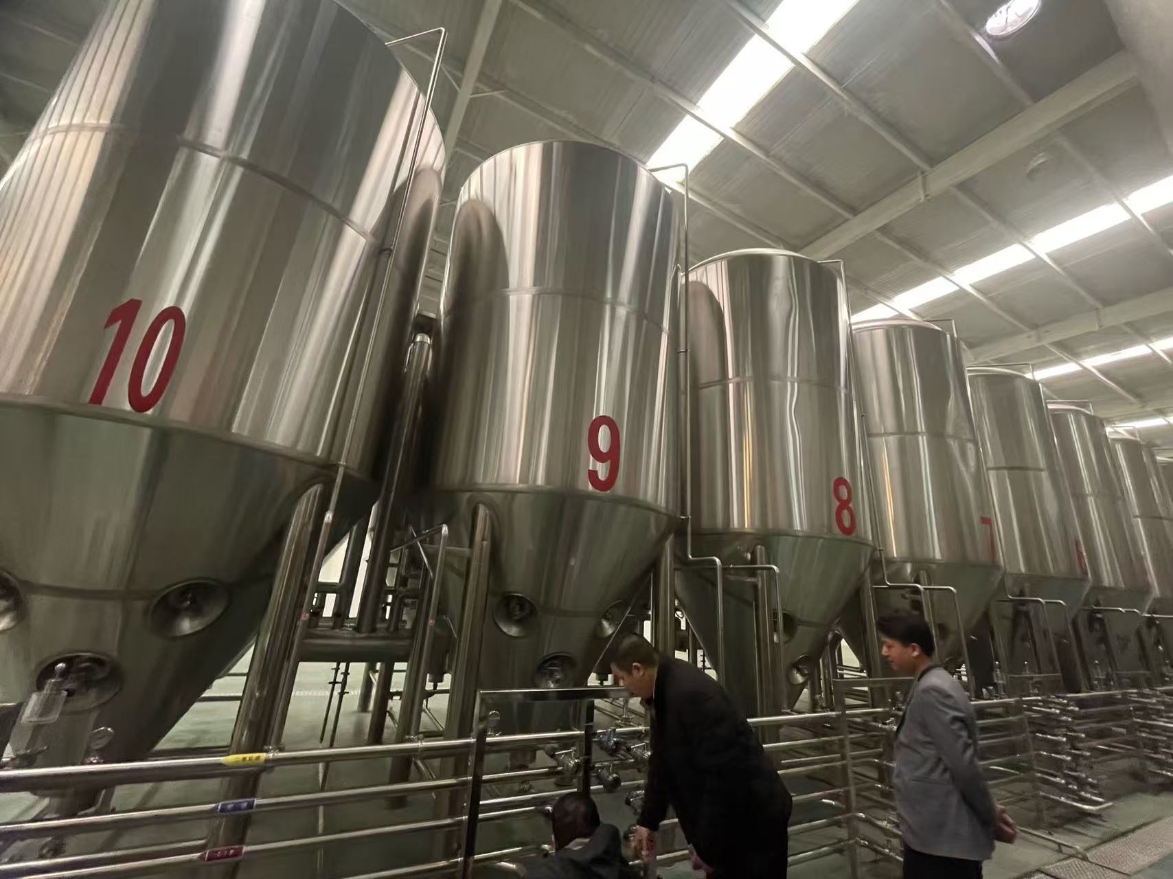 徽县精酿啤酒设备厂—平面布置、设备设计、制造、调试、培训等一条龙服务